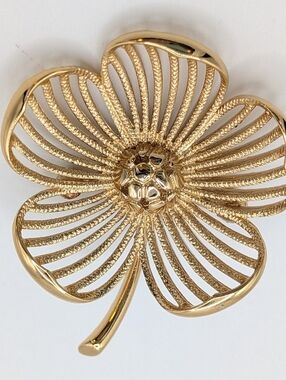 Vintage Gold Tone Flower Monet Brooch Pin Floral